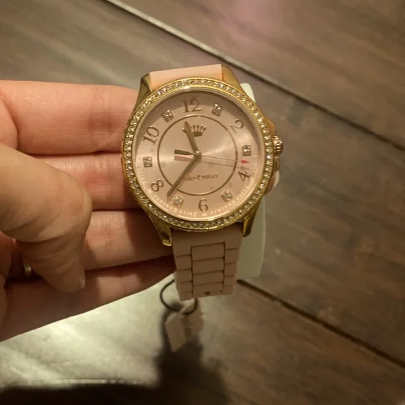 Juicy Couture watch…. NWT!!!
Brand new! Juicy Couture Black Label Womens Glitter Crown Silicone Blue  main image 4